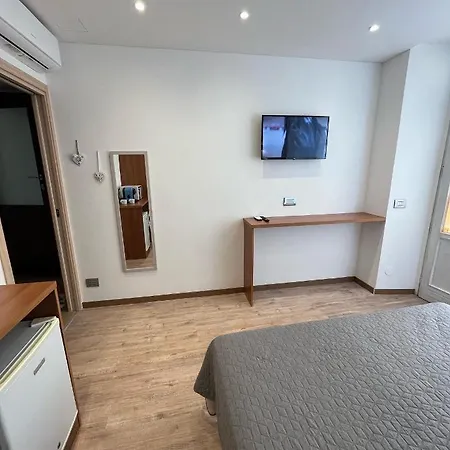 Wowies Guest house *
